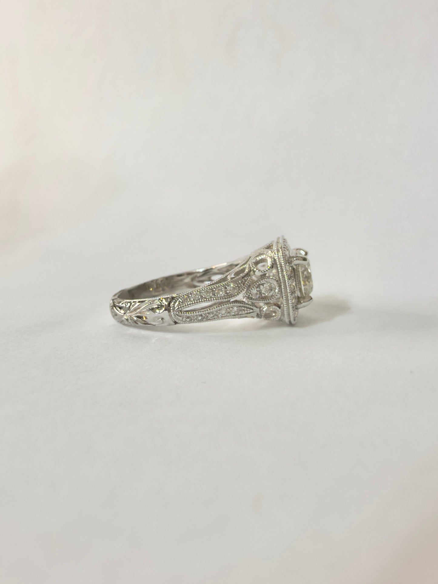 Round Halo Diamond Engagement Ring