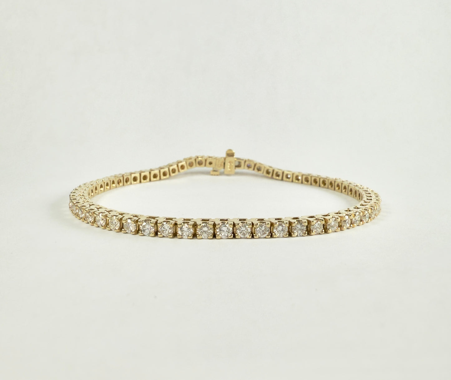 Round Brilliant Cut Diamond Tennis Bracelet