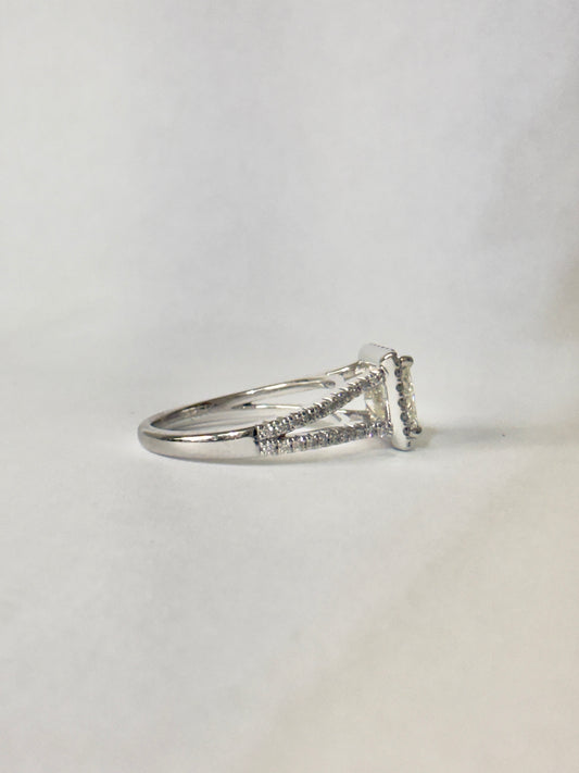 Princess cut Diamond Halo Engagement Ring