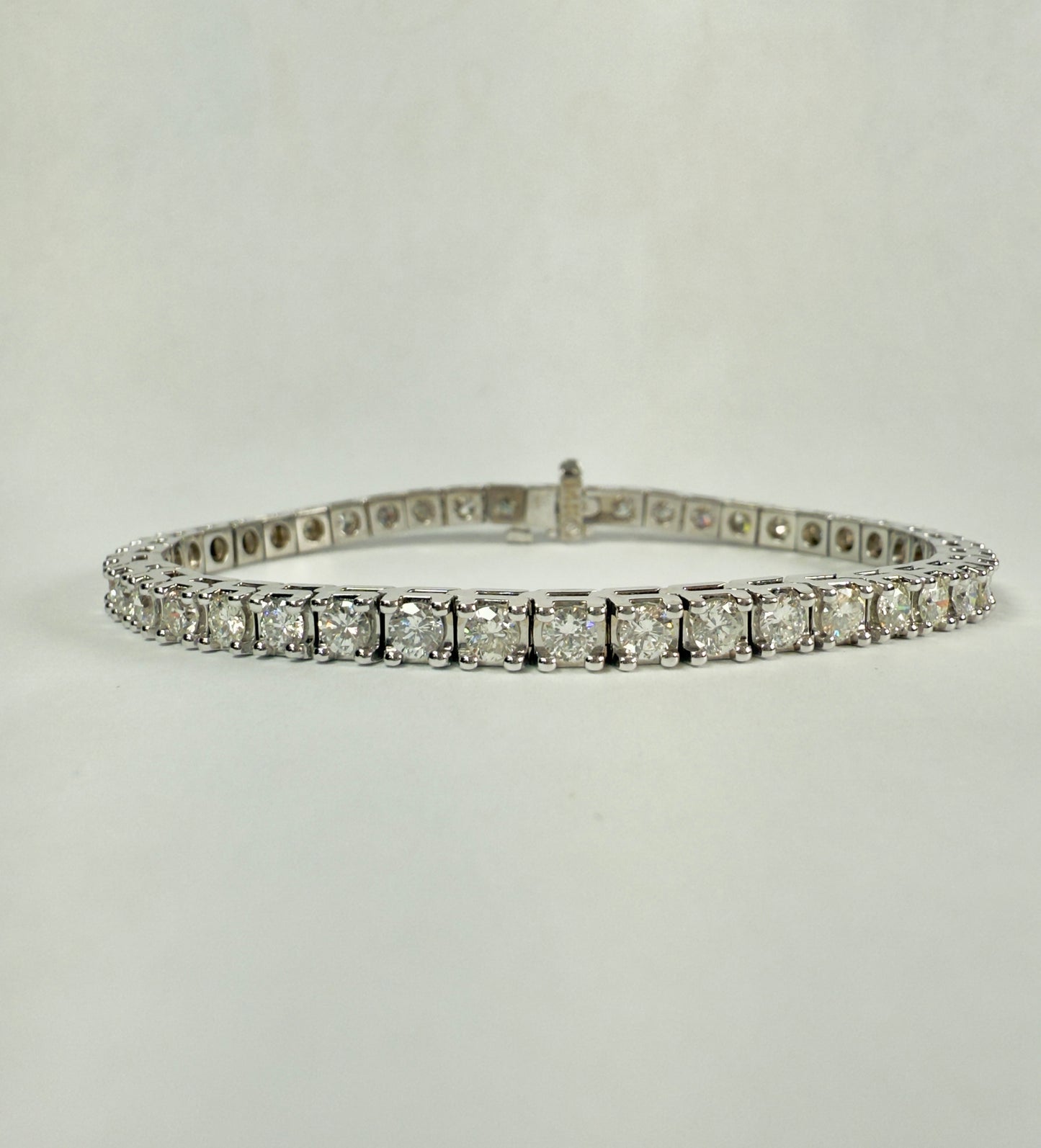 Round Brilliant Cut Diamond Tennis Bracelet