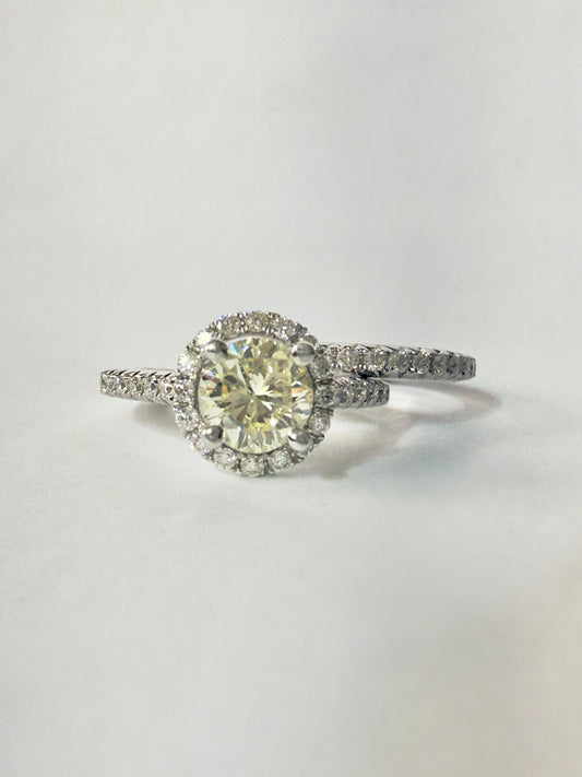 Round Diamond Halo Wedding Set