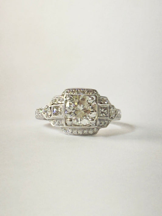 Round Brilliant cut Diamond Engagement Ring