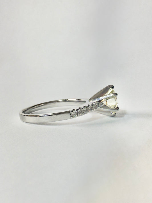 Round Brilliant Cut Diamond Engagement Ring