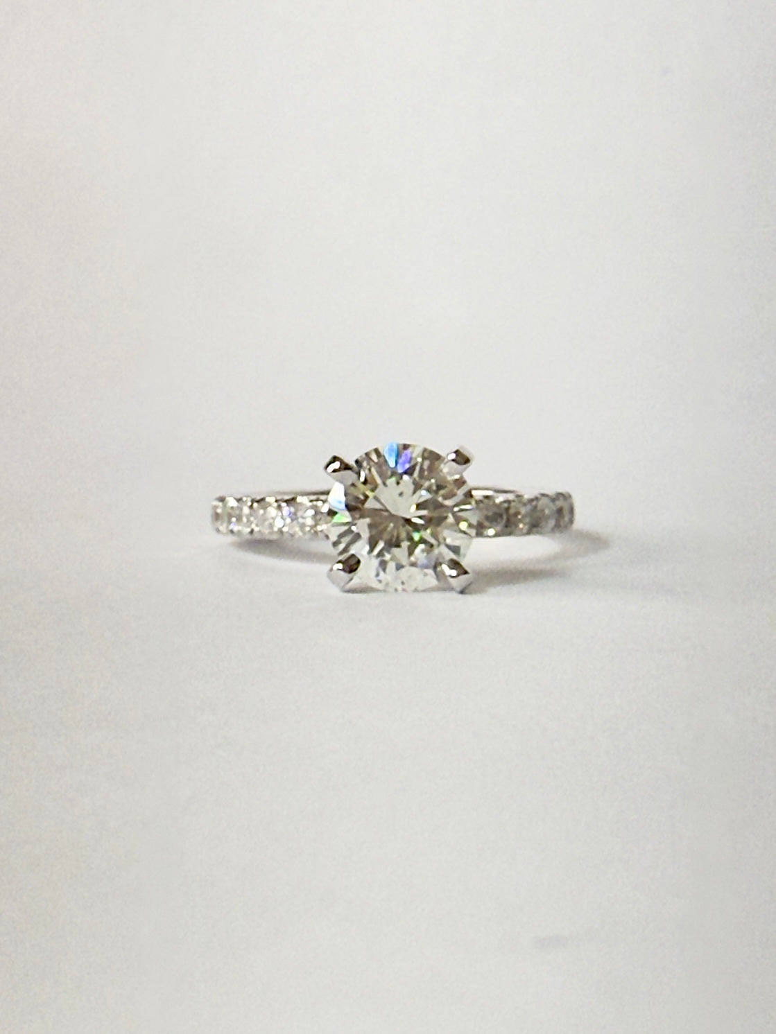 Round Diamond Engagement Ring