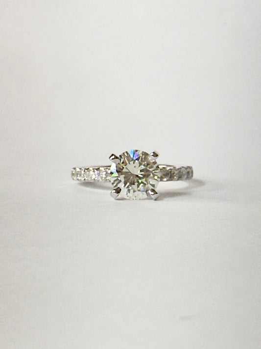 Round Diamond Engagement Ring