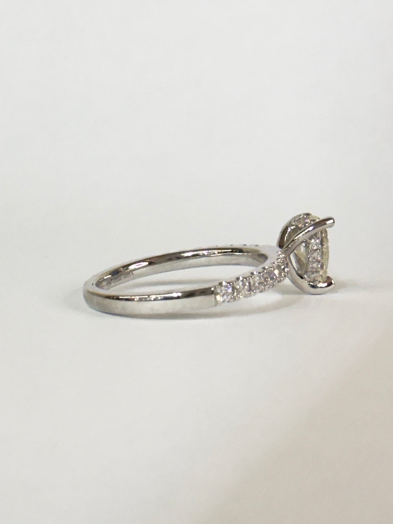 Pear cut Diamond Engagement Ring