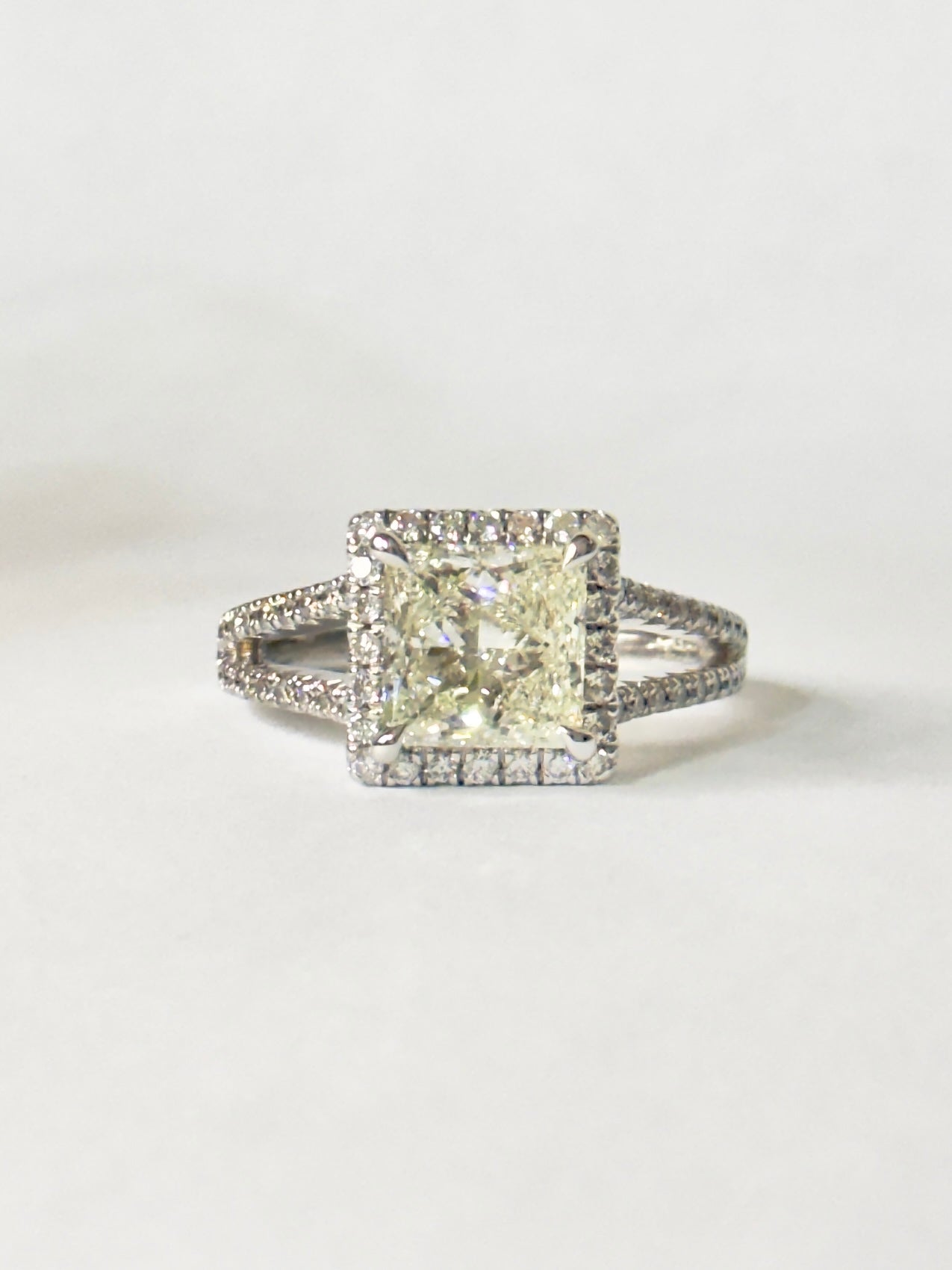 Princess cut Diamond Halo Engagement Ring